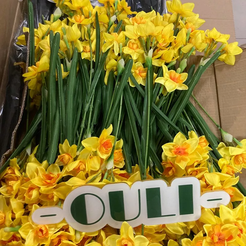 گل Daffodil جعلی