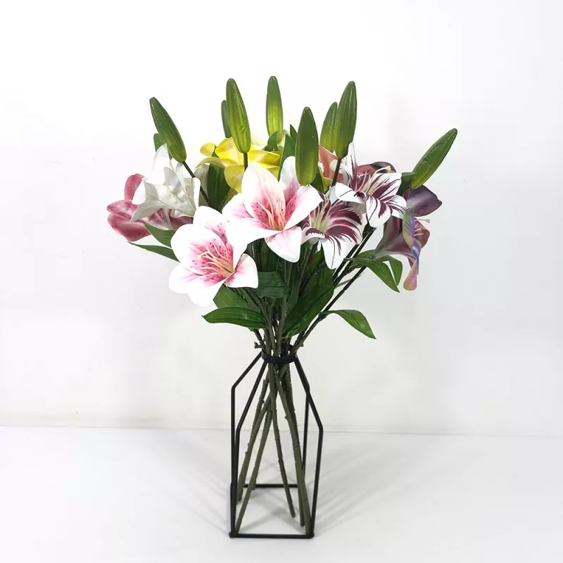 گلهای لیلی جعلی
